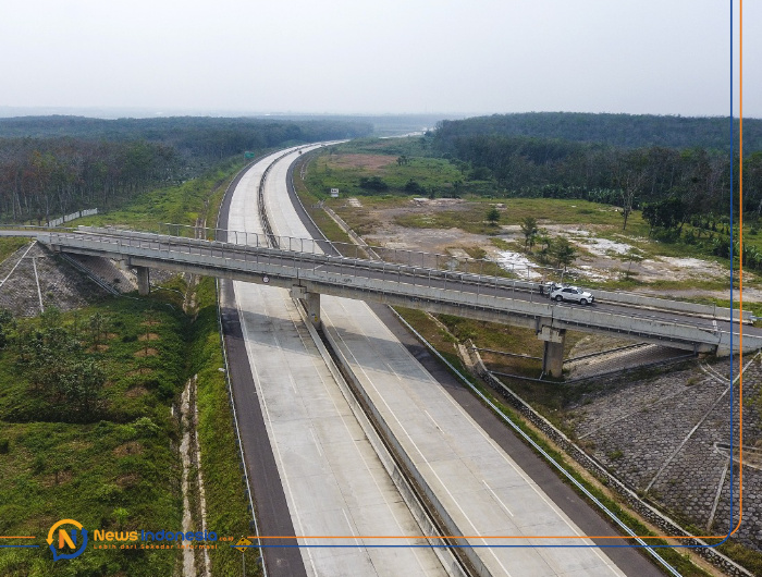 Foto: PT Semen Indonesia (Persero) Tbk (SIG) memasok kebutuhan semen untuk pembangunan jalan Tol Trans Sumatera.