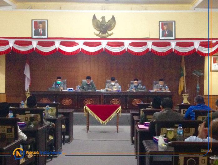 BERLANGSUNG: Sidang Paripurna akhir tahun 2020 DPRD Sumenep (Foto: Wakid Maulana)