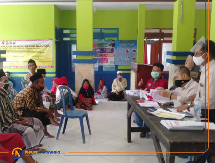 Foto: Pihak Bank Jatim beserta Pendamping saat melakukan Penyaluran Jaslud Tahap 4.