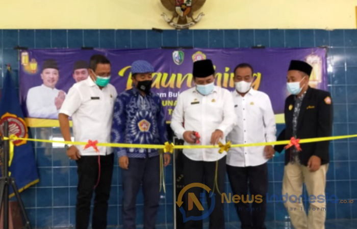 Foto: Sekda Sampang Yuliadi Setiawan, mewakili Bupati Sampang membuka secara resmi program kegiatan Katar Kabupaten Sampang, di aula Dinas Sosial Sampang. (Foto: Luluk Kustantinah for News Indonesia)