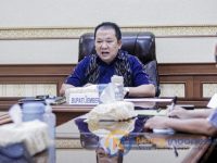 Foto: Bupati Jember, Hendy Siswanto saat menggelar rapat koordinasi dengan jajaran Bagian Hukum Sekretariat Daerah Jember.