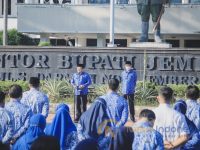 Foto: Bupati Jember Hendy Siswanto Memimpin Apel ASN Usai Libur Lebaran.