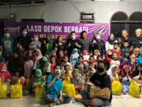 Foto: Keceriaan terpancar dari wajah anak-anak yatim di Yayasan PADI (Pundi Amal Dermawan Indonesia), Depok, Jawa Barat. Mereka senang bisa mendapat santunan.