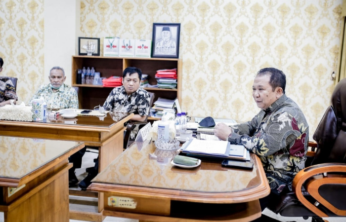 Caption : Bupati Hendy Siswanto Beraudiensi Dengan Pembina Yayasan Persid.