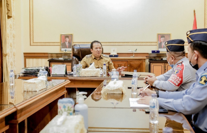 Caption: Bupati Hendy Siswanto Melakukan Audiensi dengan Jajaran Lapas Klas II Jember.