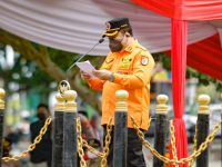 Foto: Bupati Jember, Hendy Siswanto, saat Memimpin Apel Gelar Pasukan Pemberlakuan PPKM Darurat. (Dok Humas)
