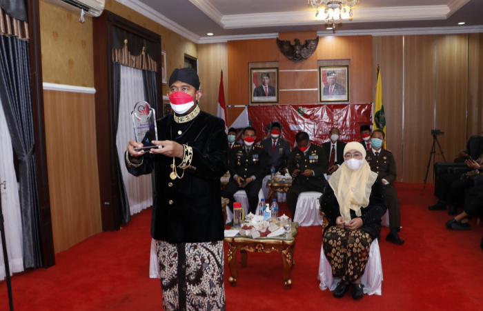 Foto: Bupati Sumenep, Achmad Fauzi, saat peluncuran layanan panggilan darurat 112 secara virtual dengan pimpinan OPD dan camat, di ruang VIP rumah dinas Bupati Sumenep.