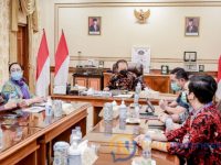 Foto: Bupati Jember, Hendy Siswanto, Beraudiensi dengan Jember Marching Banda.