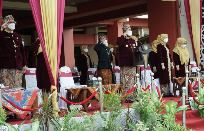 Foto: Upacara Hari Jadi ke-752 Kabupaten Sumenep, di Halaman Kantor Bupati, Minggu (31/10/2021).
