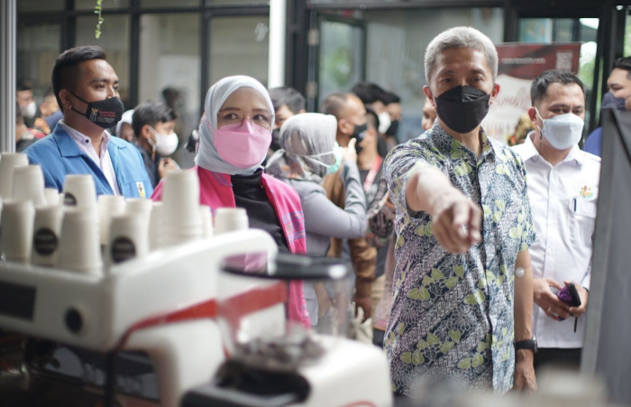 Foto; Wakil Wali Kota, Dedie A Rachim, saat membuka Bogor Coffee Expo 2021.