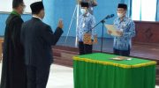 Foto: Saat Ketua Umum Yaperti Nias melantik Rektor IKIP Gunungsitoli.