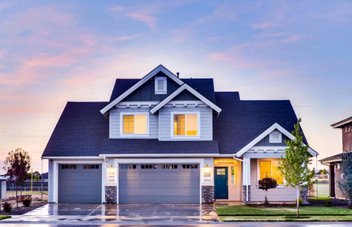 Sumber: https://www.pexels.com/id-id/foto/lampu-rumah-menyala-106399/
