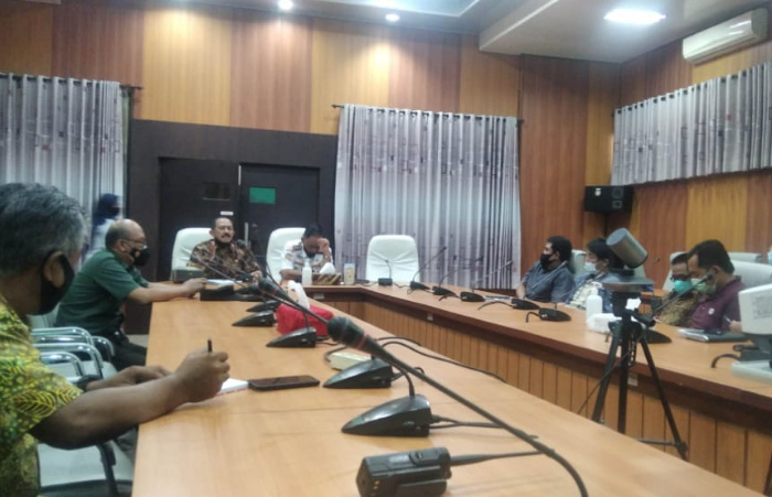 Foto: Dinas Perhubungan Jember menggelar rapat koordinasi bersama Gakkum Satlantas, Muspika Kaliwates dan Sejumlah Pemilik Gudang.