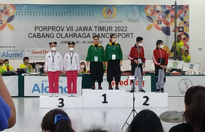 Foto: Atlet Dance Sport Jember sumbangkan medali emas dan perunggu.