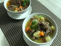 Foto: MakanKoe Java Lotus Hotel kembali berinovasi dengan menu baru Sop Buntut dan Sop Iga.