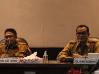 Foto: Sekda Jember Ir Mirfano dan Kadiskominfo Bobby A Sandy.
