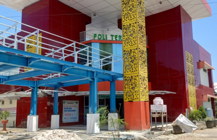 Foto: Tampak depan gedung megah Poli Terpadu RSUD dr. H. Moh Anwar Sumenep.