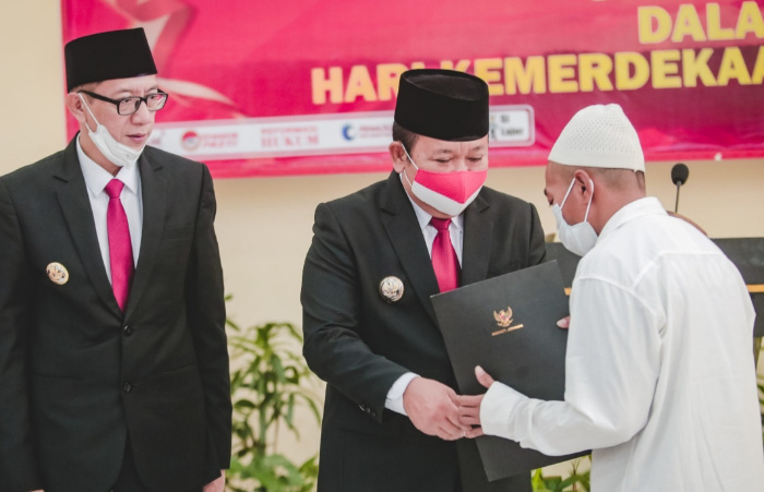 Bupati Hendy Siswanto dan Wabup Gus Firjaun menghadiri pemberian remisi kemerdekaan kepada ratusan narapidana di Jember.