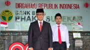 FOTO: Direktur Utama BPRS Bhakti Sumekar, Hairil Fajar, saat peringatan Hari Ulang Tahun ke-80 Kemerdekaan Republik Indonesia, di kantor pusat BPRS Bhakti Sumekar Perseroda.